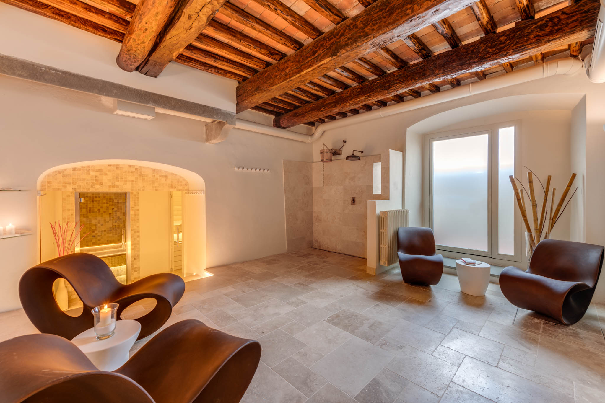 The relaxation area of the Namaste wellness centre at Villa I Barronci